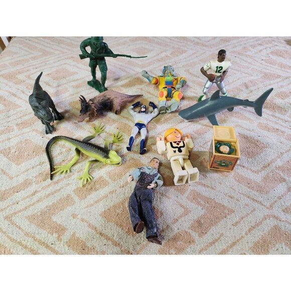 Vintage Toy Lot #A82 - Picture 1 of 9